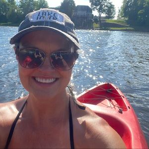 Meet your Posher, Carolyn